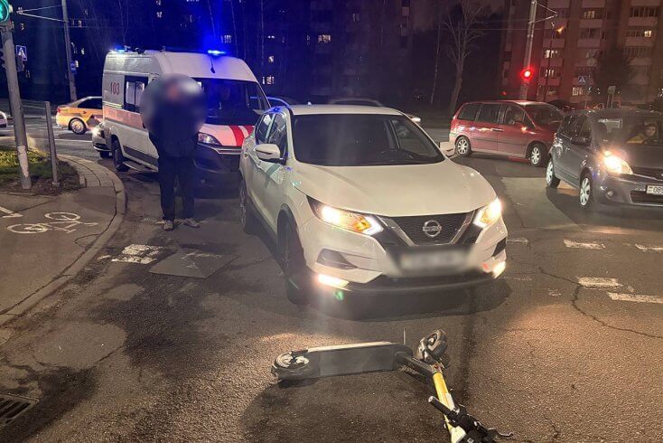 Две 16-летние девушки пострадали в ДТП в Минске — ехали на самокате и были сбиты автомобилем на пешеходном переходе