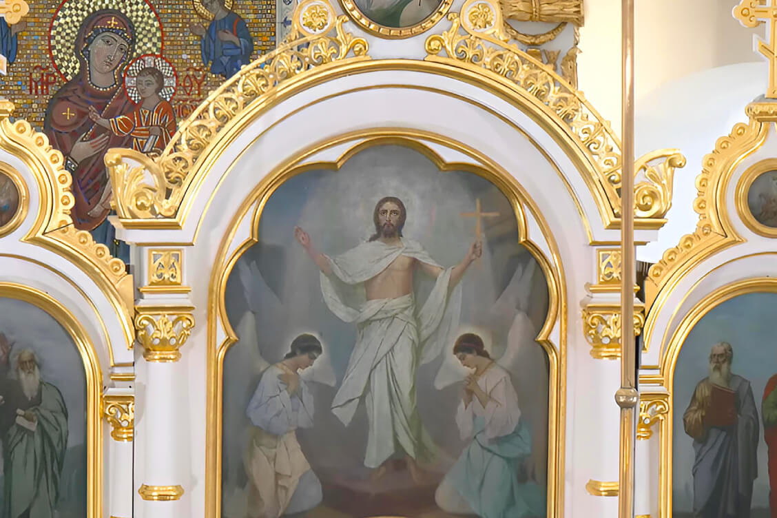 Православные верующие празднуют Пасху