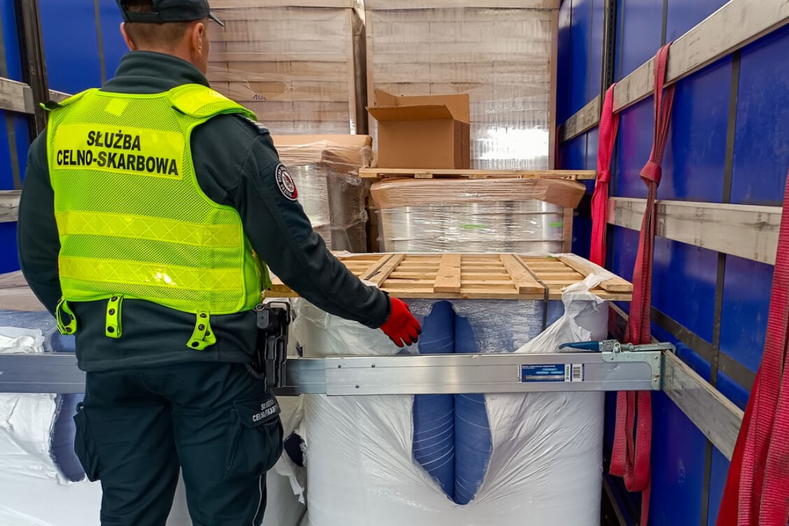 У Польшчы затрыманы беларус — перавозчык падробленых абгортак для цыгарэтных фільтраў