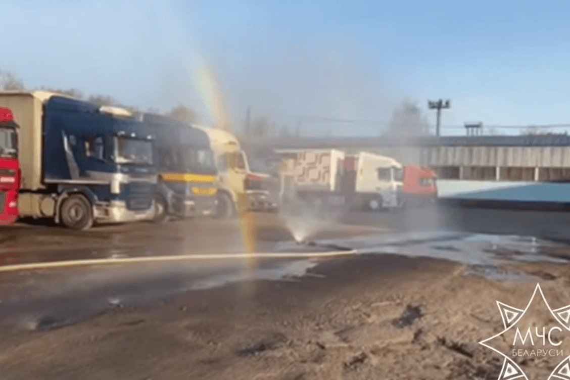 МНС адсправаздачылася аб ліквідацыі ў Мінску наступстваў разліву азотнай кіслаты