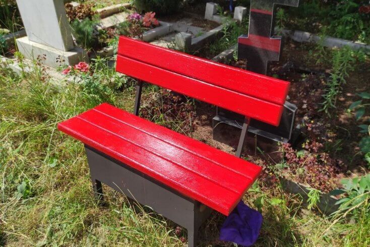 В Минске на Радуницу пустят дополнительные автобусы для посещения мест захоронений