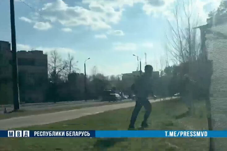 В Минске задержаны 21-летние курьеры мошенников, приехавшие "из соседней страны" — МВД