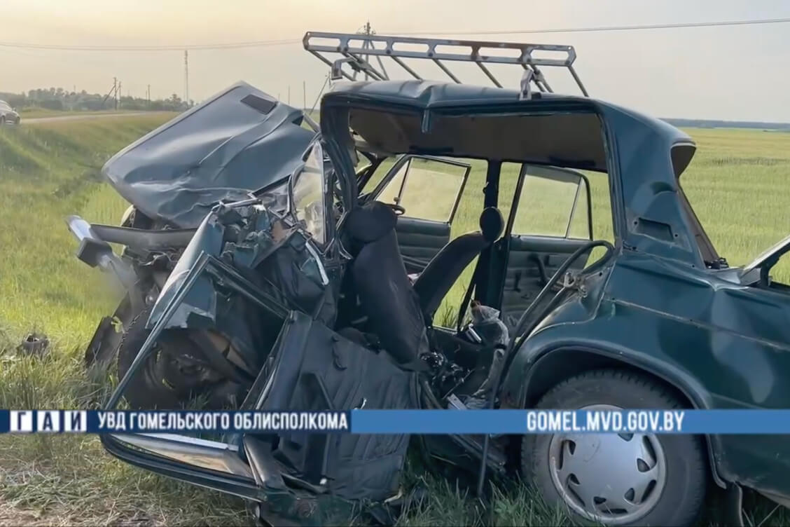 Два человека погибло в автомобильной аварии в Буда-Кошелевском районе