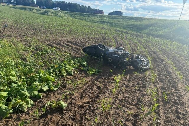 44-гадовы матацыкліст загінуў у ДТЗ пад Гродна, яго 17-гадовая дачка дастаўлена ў бальніцу