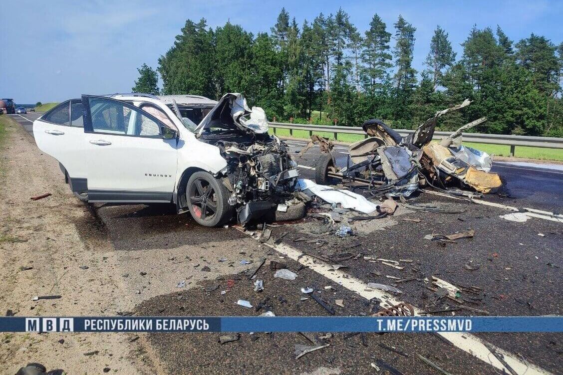 Лабавое ДТЗ у Астравецкім раёне — загінулі 17-гадовы хлопец і 15-гадовая дзяўчына, пяць чалавек шпіталізавана (дапоўнена)