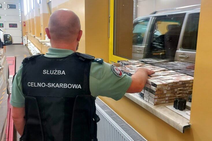 Белорус оштрафован за попытку ввоза в Польшу сигарет в сиденьях автомобиля