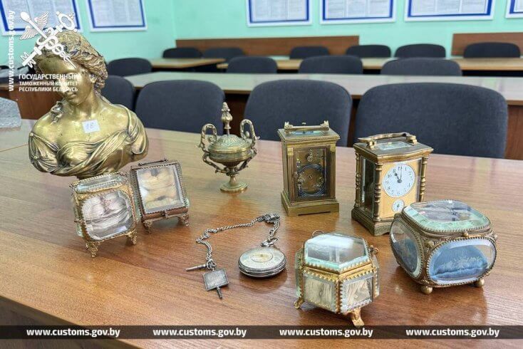 Белоруска не смогла ввезти из Польши 11 раритетных предметов