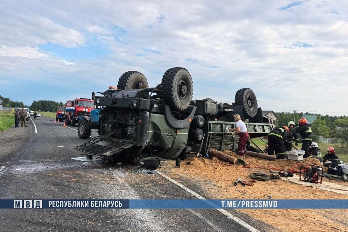 В ДТП в Осиповичском районе погибло двое военнослужащих