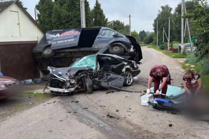 Водитель "Мерседеса" погиб в ДТП в Минском районе