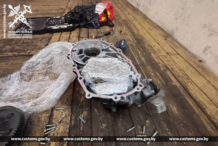 Таможня обнаружила около 2 кг гашиша в коробке передач, доставленной из Польши