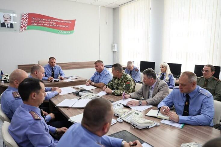 После слов Лукашенко о "крышевании" милицией топливных воров Кубраков отчитался об увольнении из МВД "двух негодяев"