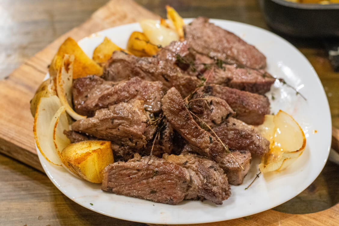 Belarusians eat more meat, fewer fruits and berries