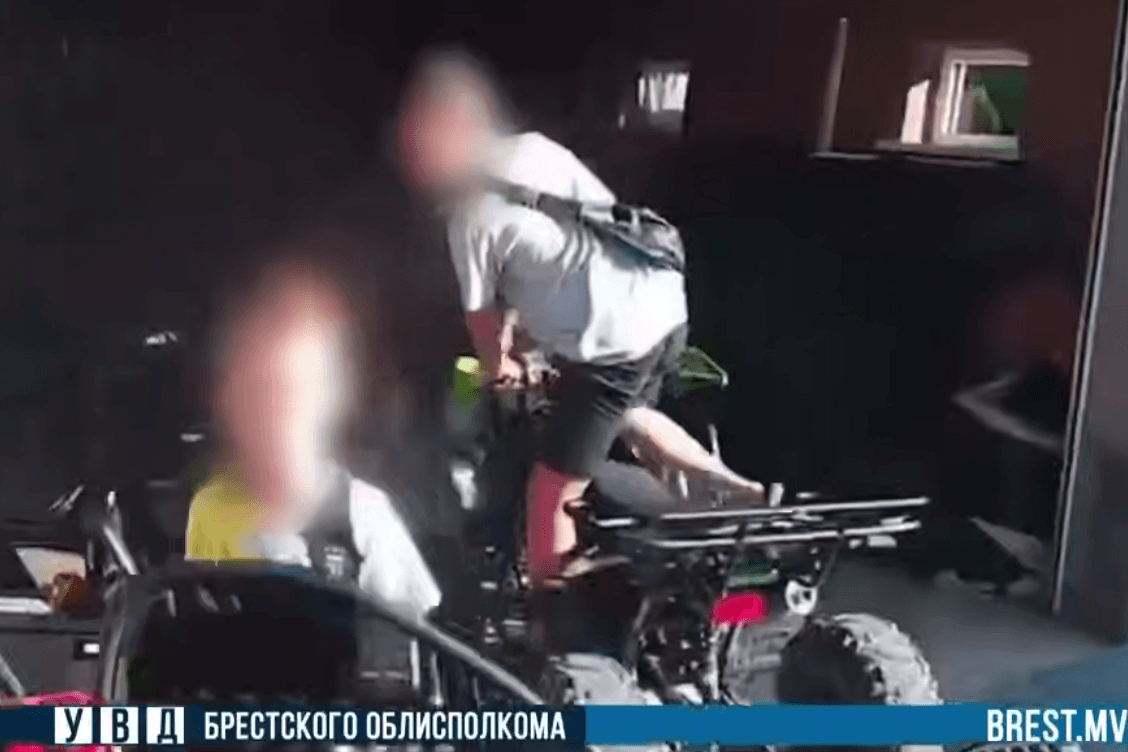 ДАІ спыніла ў Кобрынскім раёне квадрацыкл з 11-гадовым кіроўцам і 7-гадовым пасажырам