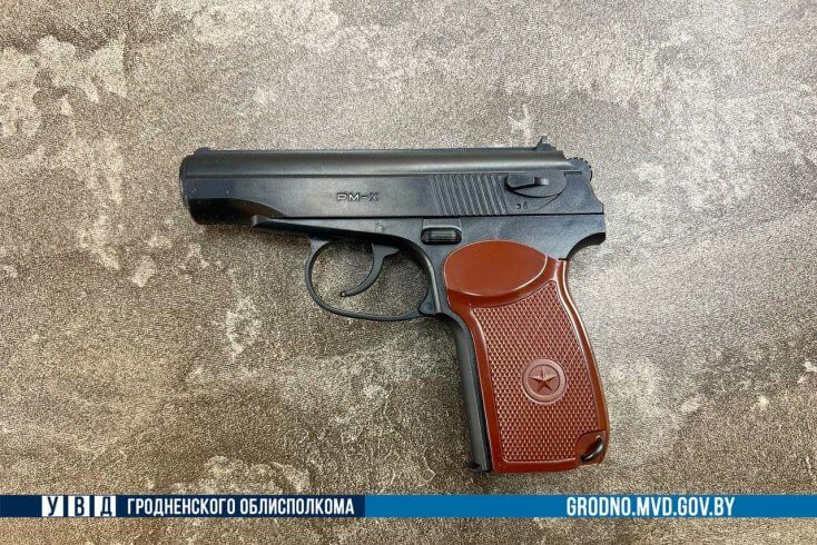 14-летний школьник обстрелял из пневматического пистолета киоск в Лиде