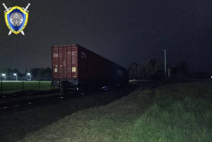В Полоцком районе состав с вагонами насмерть переехал лежавшего на рельсах мужчину