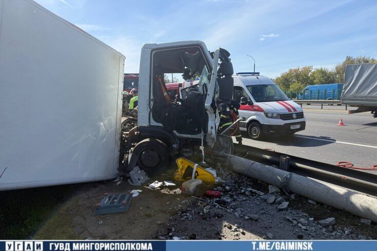 Водитель грузового автомобиля не пережил ДТП на МКАД