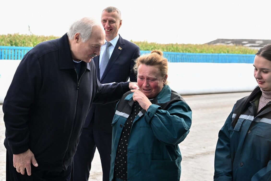 Лукашенко пригрозил чиновникам тюрьмой за плохое теребление льна