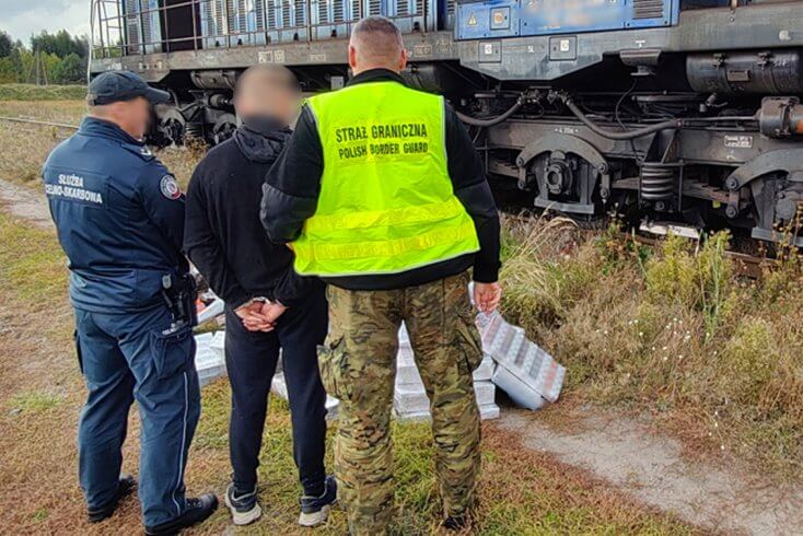 Польские пограничники перехватили партию контрабандных сигарет, ввезенных из Беларуси в товарном поезде