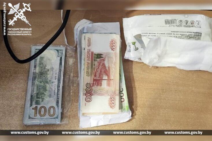 Супруги пытались провезти из Польши в Беларусь незадекларированную валюту, спрятав деньги в упаковках от салфеток