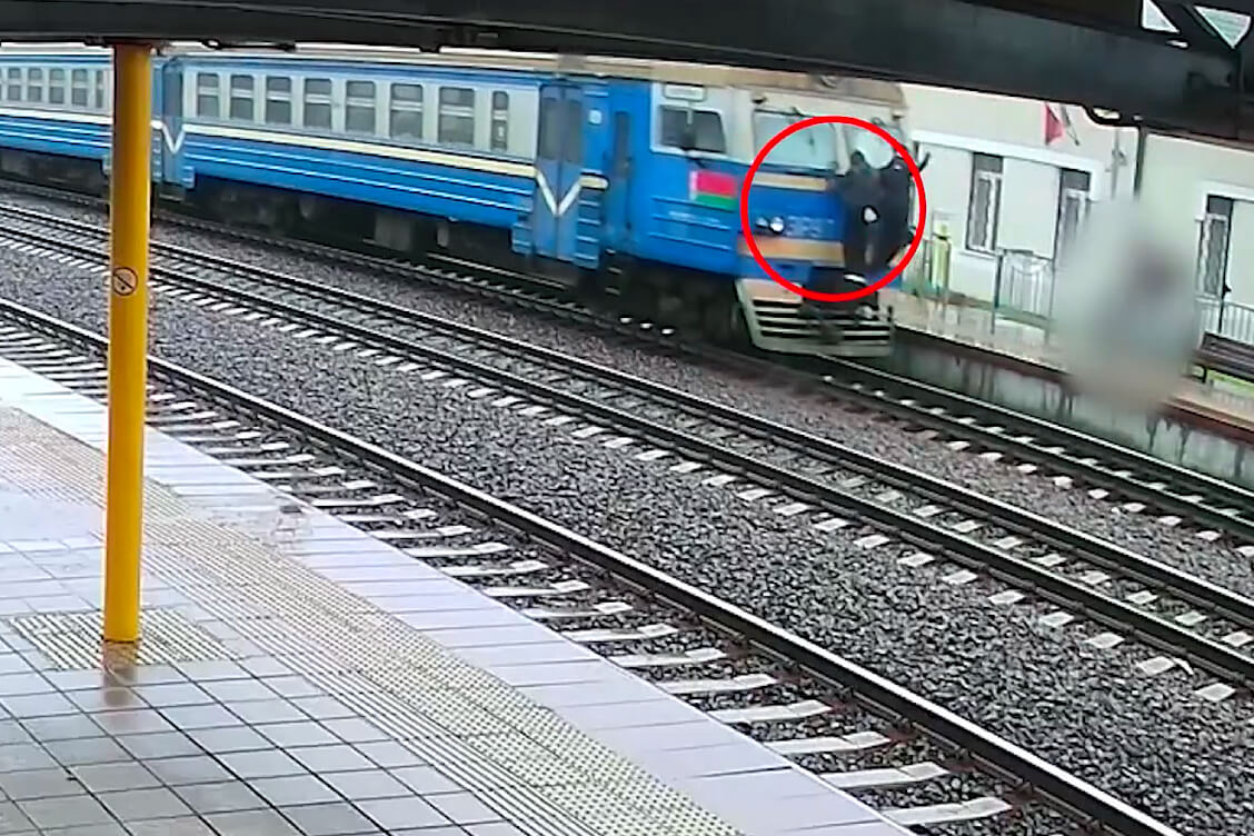 В Минском районе замечены двое школьников, ехавших на поезде, зацепившись за вагон — милиция проводит проверку